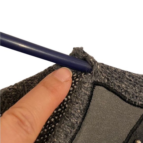 VTG 80s silk blend Black Gray Crew Neck Sweater leather stud detail glam rock - Picture 4 of 6